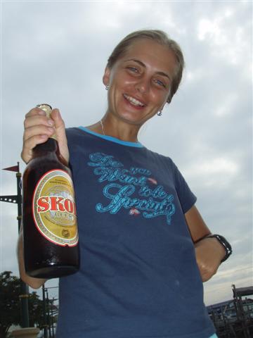 21. července 2008: Lumut Janička představuje místní pivo plzeňského typu!